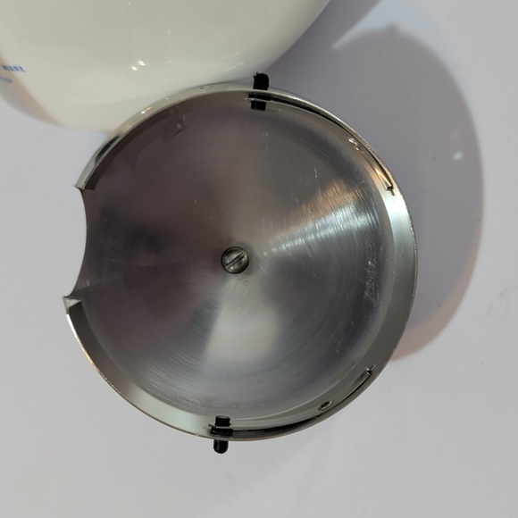 Vintage Corningware White Coffee Tea Pot with Blue Floral Design 6 Cup - Picture 10 of 12